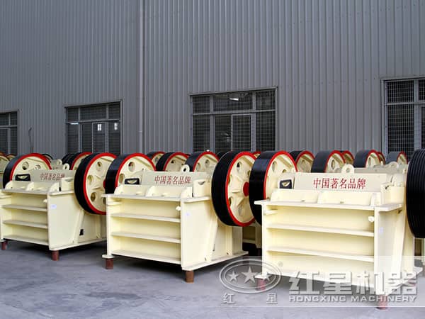 細(xì)碎顎式破碎機(jī)生產(chǎn)車間