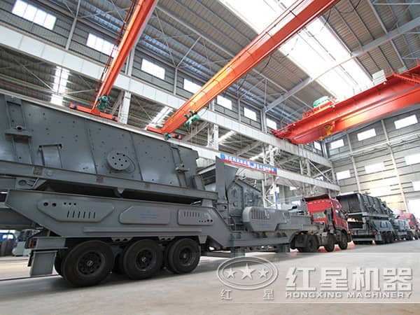 移動碎石機車間