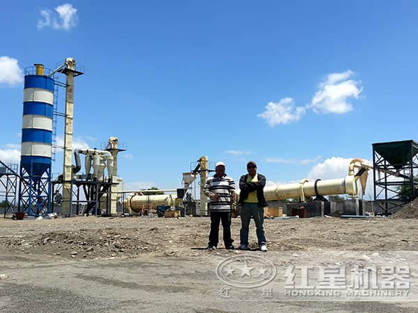 鐵礦石加工作業(yè)現場